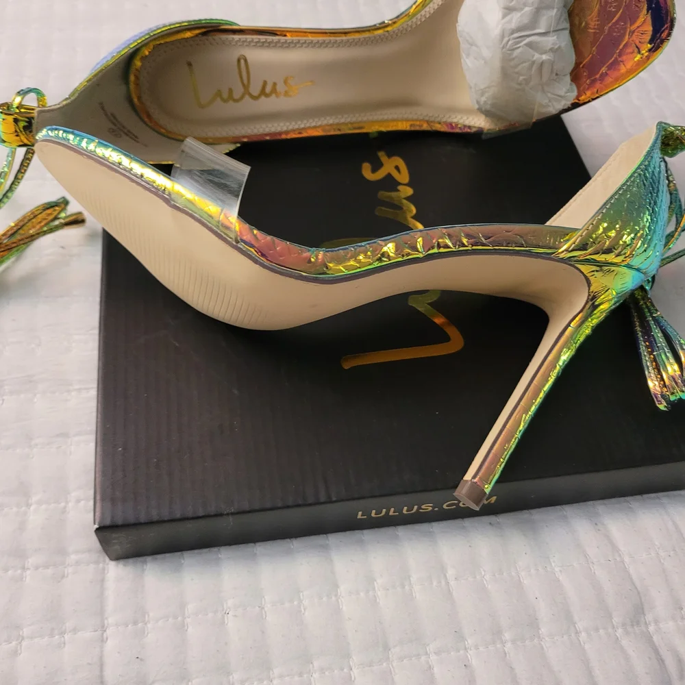 Lulu's Iridescent Gold and Green Women's Heels - Picture 4 of 7